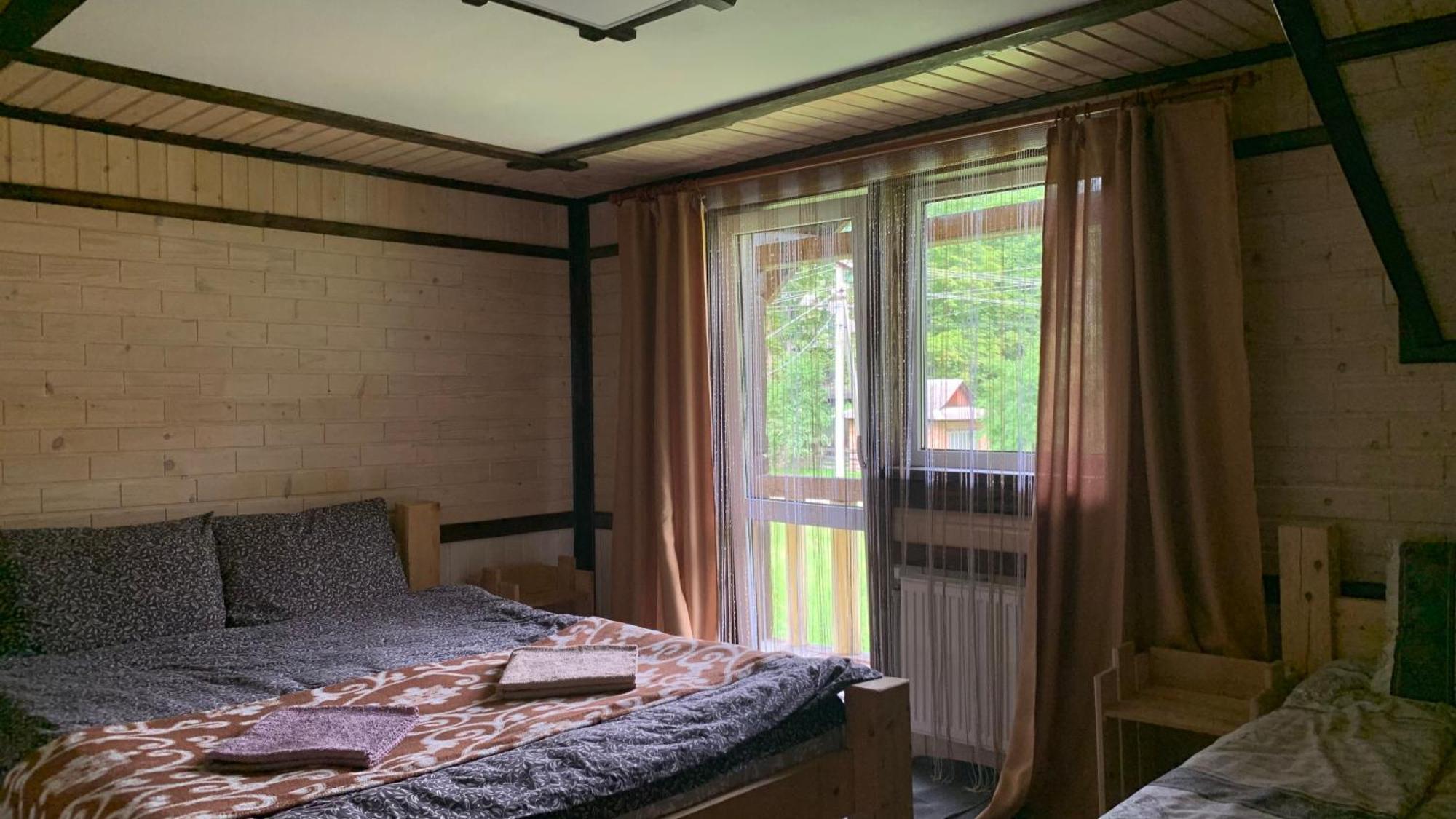 7+Я Villa Verkhovyna Bagian luar foto